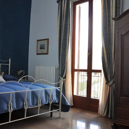 Del Poeta Bed & Breakfast *